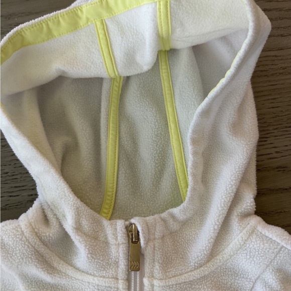 All In Motion Cream 1/4 Zip Fleece - Picture 2 of 5